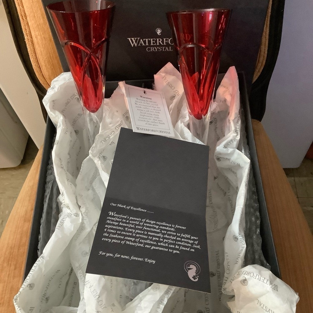 Pair of Waterford Crimson Ruby Red Champagne Flutes 11 w/Cut Heart Love Romance - Picture 10 of 13
